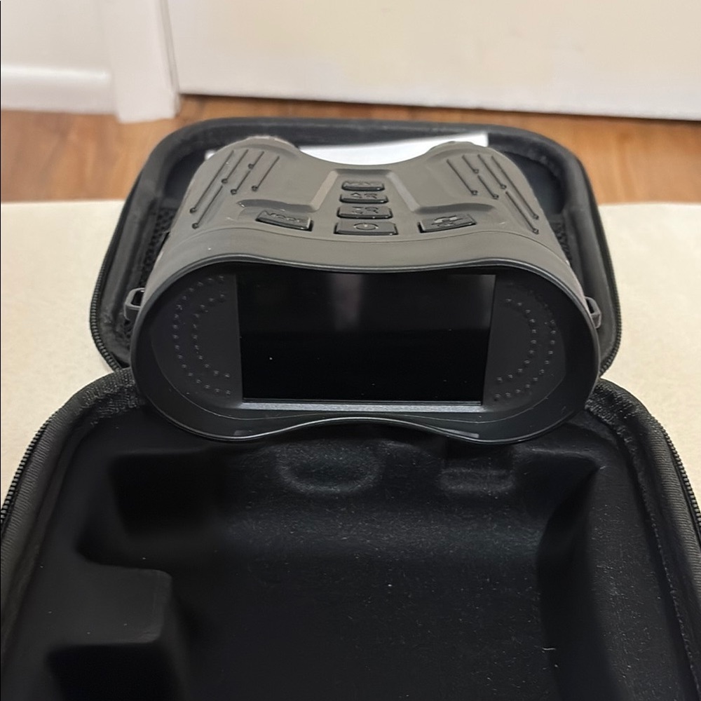 4K Night Vision Binoculars - Black - Picture 3 of 3